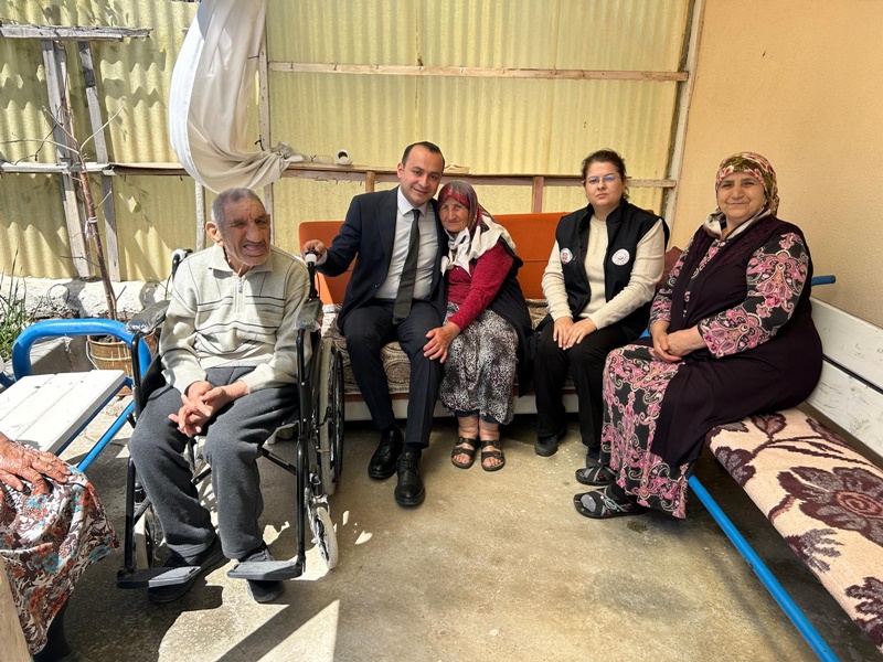 Kaymakamımız Sayın  Ferhat Gür'den Hane Ziyareti.
